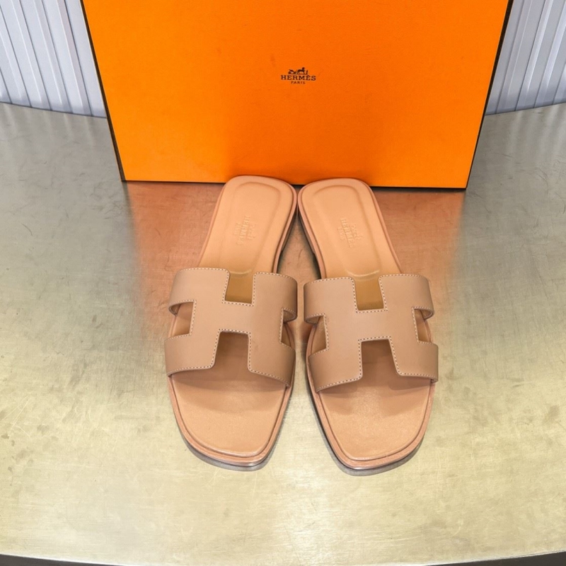 H**mes slippers
